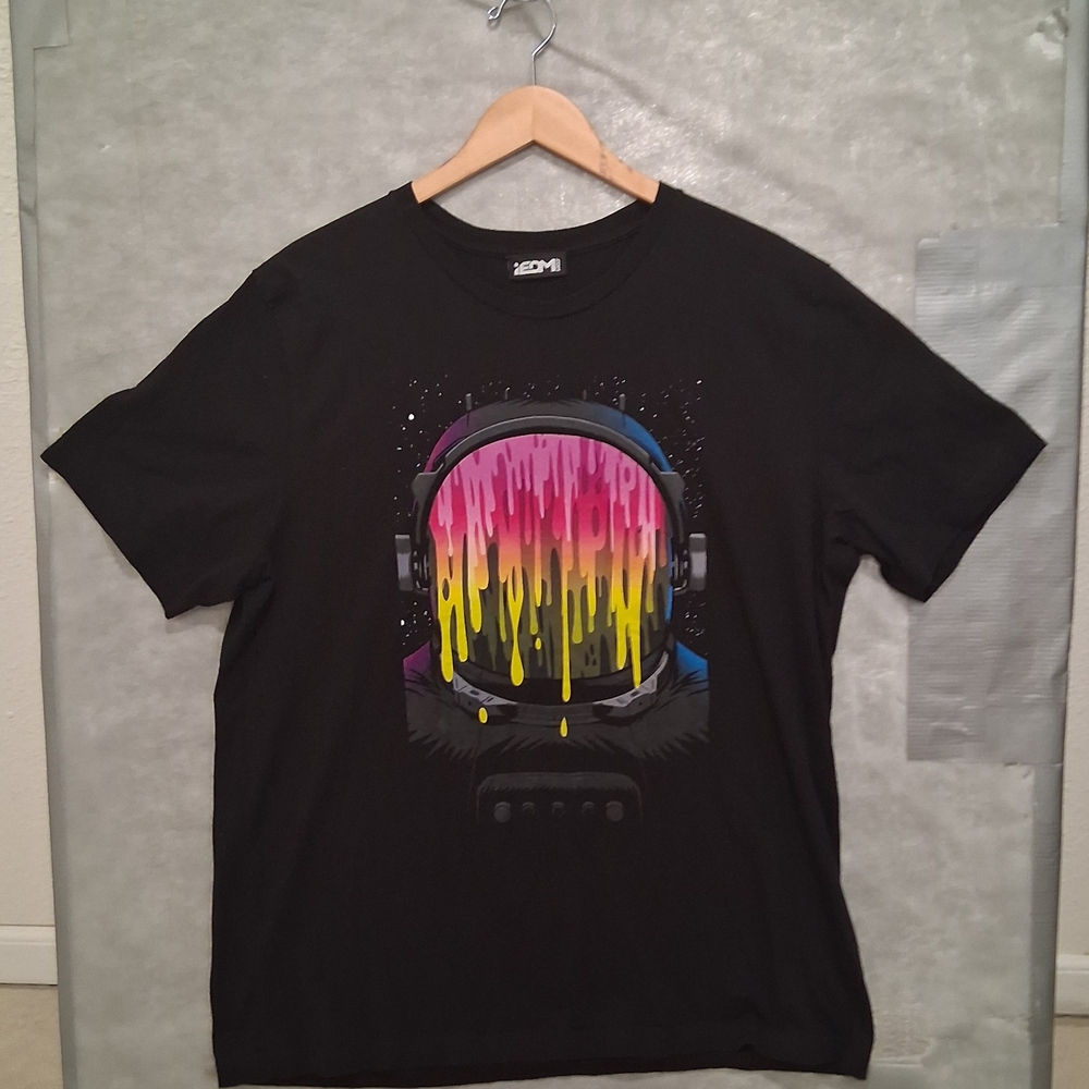 Men's iEDM "Drippin Out" Short Sleeve T-shirt : Size 2XL : Space Helmet Design